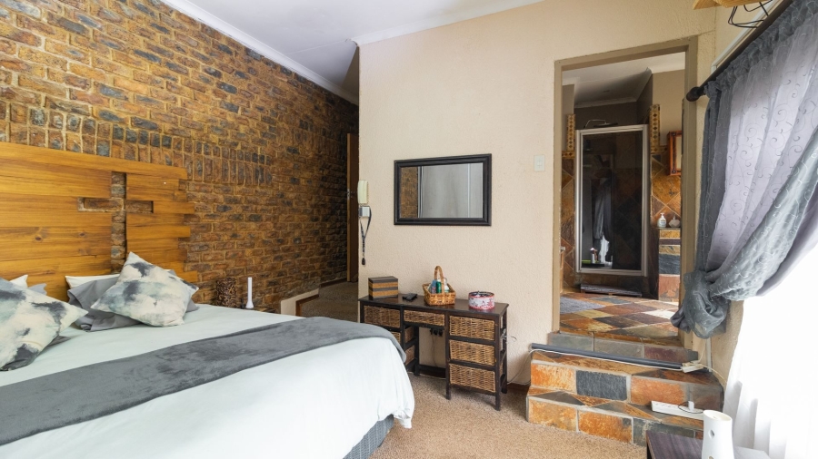 5 Bedroom Property for Sale in Cashan North West